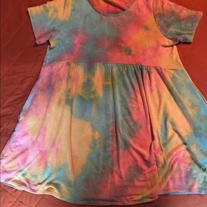 Knee length dress with pockets! Super flattering